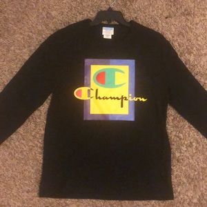 Long sleeve champion shirt.